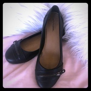Black flats with cute zipper detail